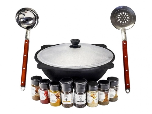 Казан чугунный (плоское дно) 6 л DAVR METALL с крышкой, в комплекте шумовка, половник, специи Капсулы 1 шт.